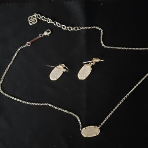 Kendra Scott necklace and earrings set